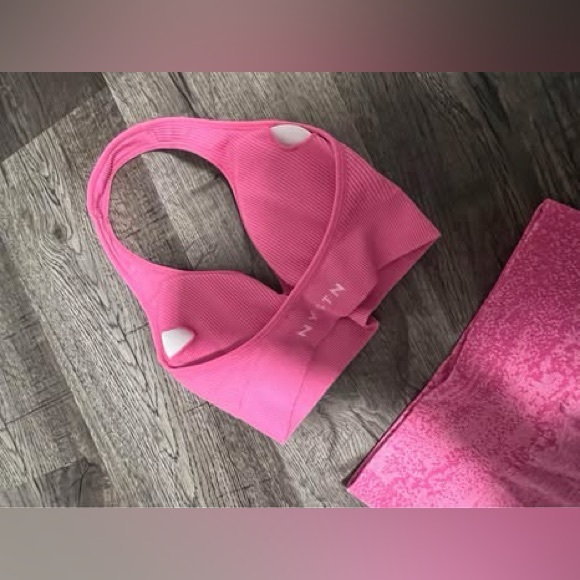 NVGTN Workout Set - Picture 3 of 3